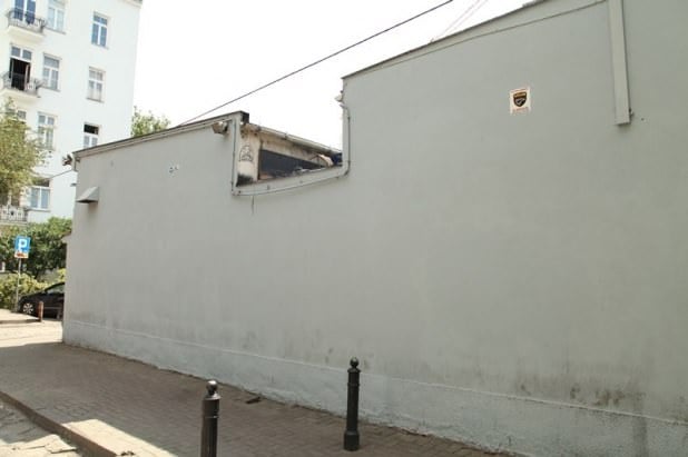 Slow Art - konkurs na projekt muralu. Ściana w Pawilonach przeznaczona na realizację zwycięskiego projektu.